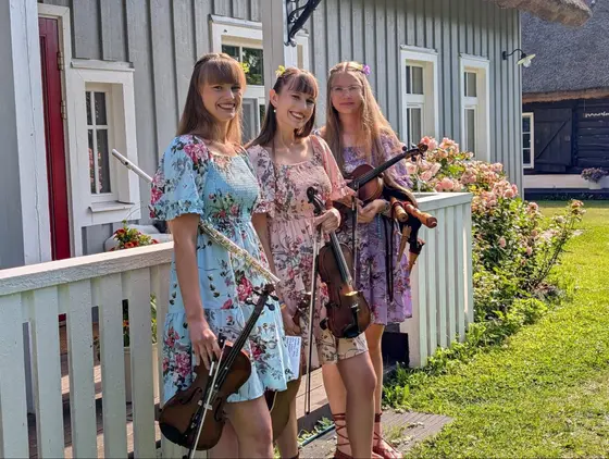 Performance at Haapsalu Linnamäe Concert Day. — photo 1 of 2