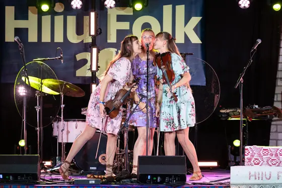 Performance at the opening concert of Hiiu Folk. — photo 1 of 2